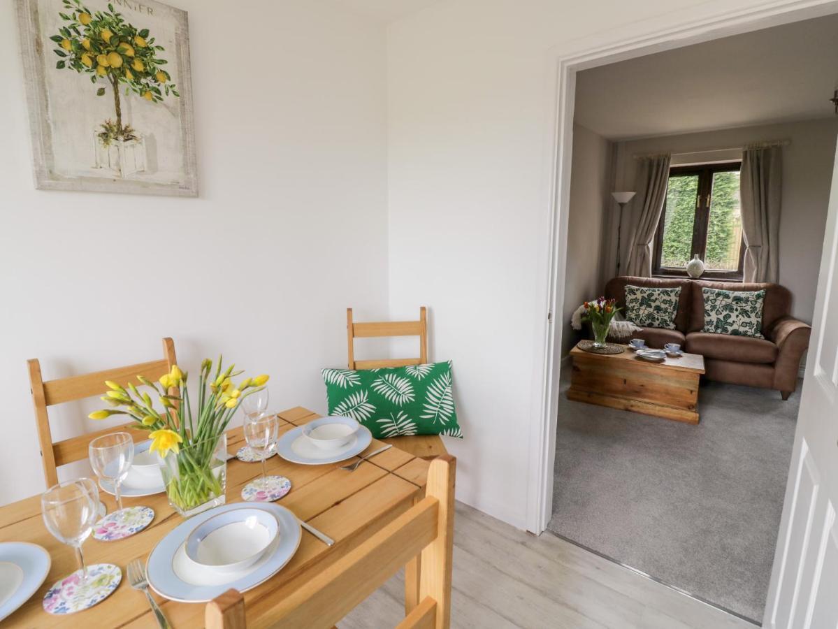 Kite Cottage แบร็คลีย์ ภายนอก รูปภาพ